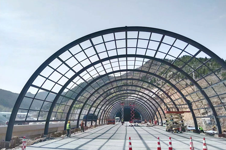 濟濰高速二標段馬家峪隧道光伏棚洞工程